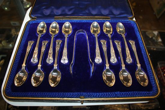 Cased set of silver teaspoon and tongs